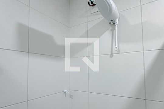 Banheiro de kitnet/studio para alugar com 1 quarto, 20m² em Brás, São Paulo