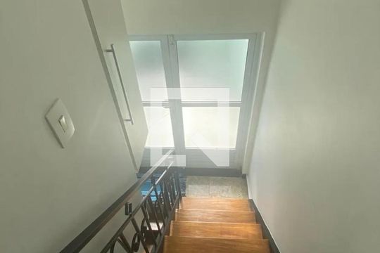 Escada de casa de condomínio à venda com 4 quartos, 225m² em Jardim Consorcio, São Paulo