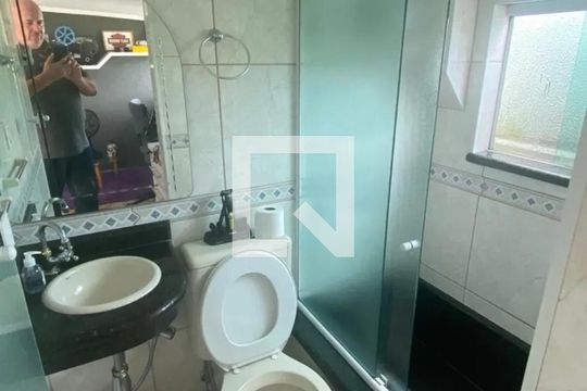 Banheiro  de casa de condomínio à venda com 4 quartos, 225m² em Jardim Consorcio, São Paulo