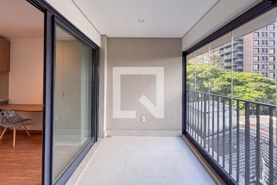 Varanda de kitnet/studio para alugar com 1 quarto, 28m² em Sumaré, São Paulo