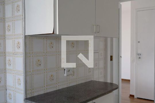 Cozinha de apartamento à venda com 2 quartos, 74m² em Vila Madalena, São Paulo