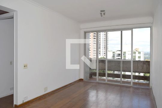Sala de apartamento à venda com 2 quartos, 74m² em Vila Madalena, São Paulo