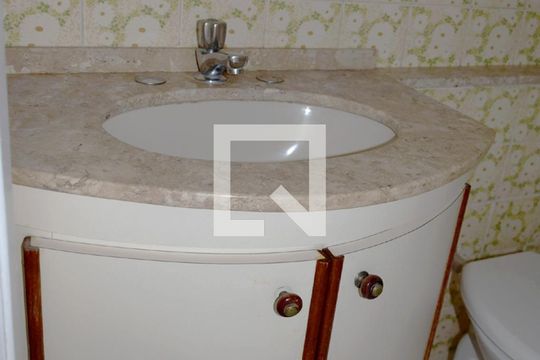 Lavabo de apartamento à venda com 2 quartos, 74m² em Vila Madalena, São Paulo
