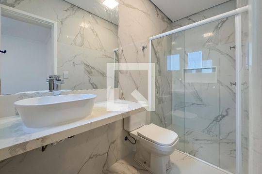 Banheiro da Suíte 1 de casa para alugar com 5 quartos, 300m² em Vila Monumento, São Paulo
