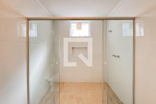 Banheiro da Suíte Master de casa para alugar com 5 quartos, 300m² em Vila Monumento, São Paulo