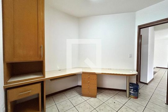 Quarto 1 de casa para alugar com 5 quartos, 320m² em Bom Abrigo, Florianópolis