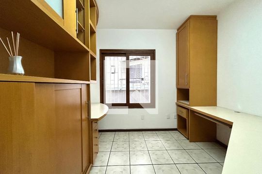 Quarto 1 de casa para alugar com 5 quartos, 320m² em Bom Abrigo, Florianópolis