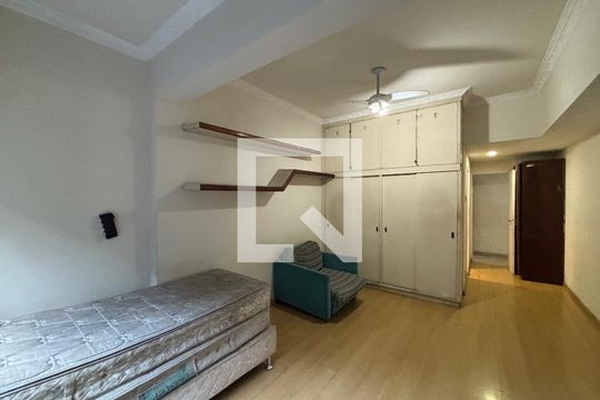 Suíte de apartamento à venda com 4 quartos, 210m² em Copacabana, Rio de Janeiro