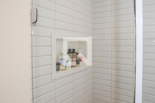 Banheiro da Suíte de kitnet/studio para alugar com 1 quarto, 46m² em Pompeia, São Paulo