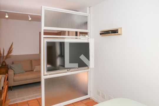 Suíte de kitnet/studio para alugar com 1 quarto, 46m² em Pompeia, São Paulo