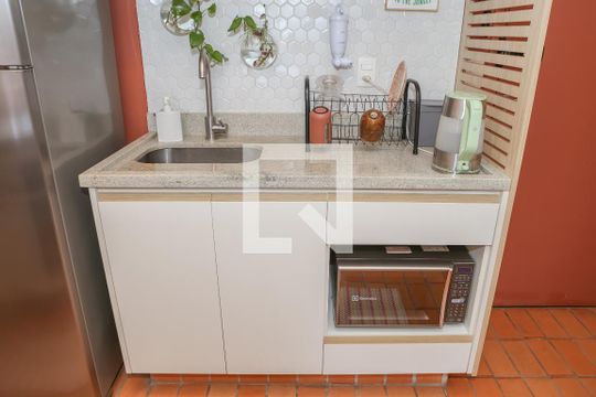 Sala e Cozinha de kitnet/studio à venda com 1 quarto, 46m² em Pompeia, São Paulo