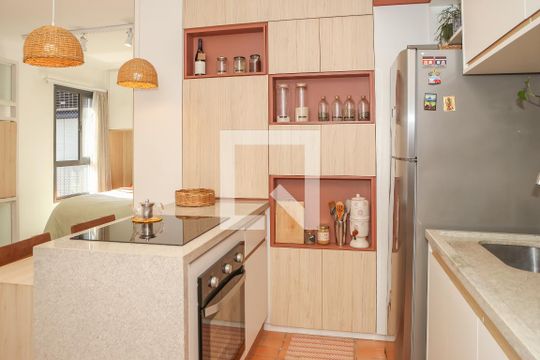 Sala e Cozinha de kitnet/studio à venda com 1 quarto, 46m² em Pompeia, São Paulo