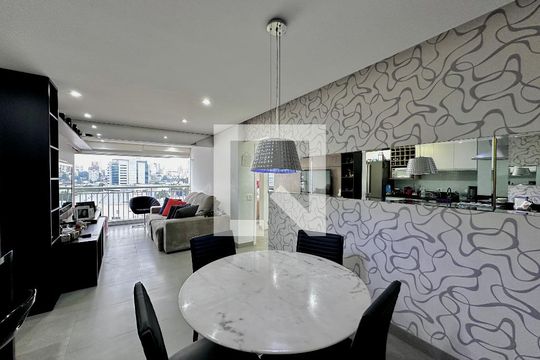 Sala de apartamento à venda com 2 quartos, 74m² em Vila Cordeiro, São Paulo