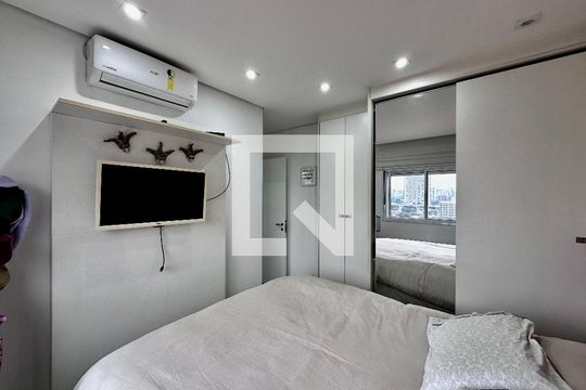 Suíte de apartamento à venda com 2 quartos, 74m² em Vila Cordeiro, São Paulo
