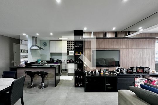 Sala de apartamento à venda com 2 quartos, 74m² em Vila Cordeiro, São Paulo
