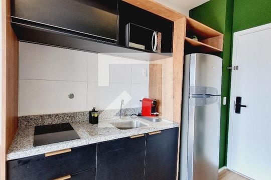 Cozinha  de apartamento para alugar com 1 quarto, 25m² em Butantã, São Paulo