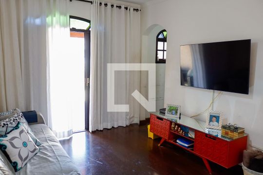 Casa à venda com 4 quartos, 208m² em Bussocaba, Osasco