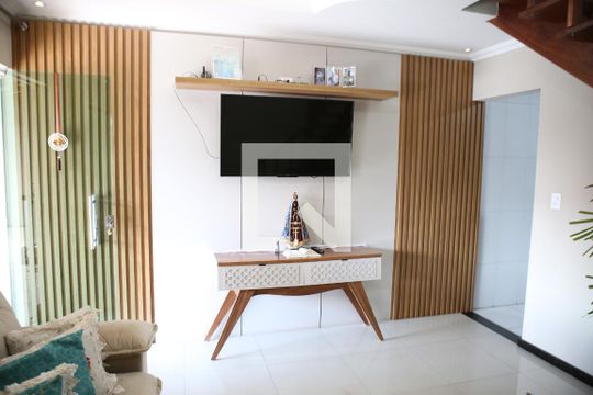 Sala de casa à venda com 3 quartos, 176m² em Novo Eldorado, Contagem