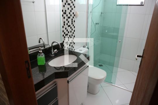 Banheiro Social 2 de casa à venda com 3 quartos, 176m² em Novo Eldorado, Contagem