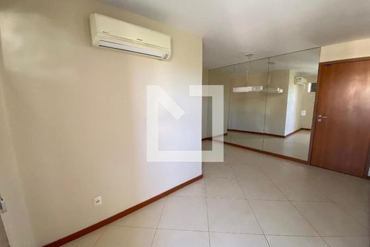 Sala de apartamento à venda com 3 quartos, 120m² em Pechincha, Rio de Janeiro