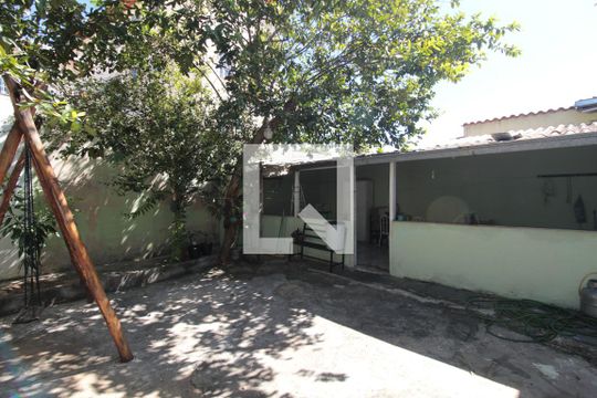Área comum de casa à venda com 5 quartos, 170m² em Planalto, Belo Horizonte