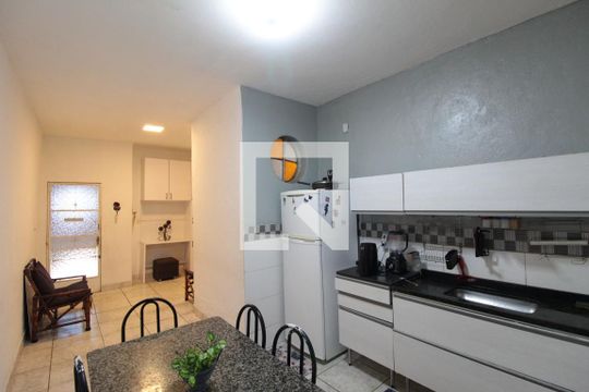 Cozinha de casa à venda com 5 quartos, 170m² em Planalto, Belo Horizonte