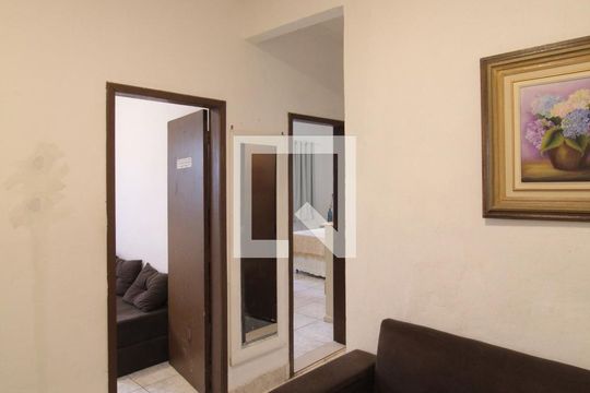 Sala de casa à venda com 5 quartos, 170m² em Planalto, Belo Horizonte