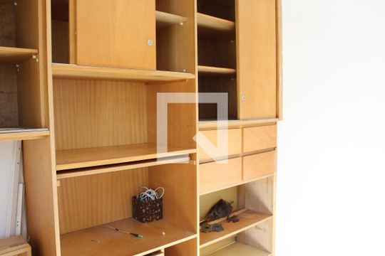 Quarto 2 de apartamento para alugar com 2 quartos, 45m² em Jardim da Gloria, Cotia