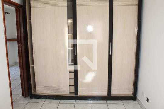 Quarto 1 de apartamento para alugar com 2 quartos, 45m² em Jardim da Gloria, Cotia