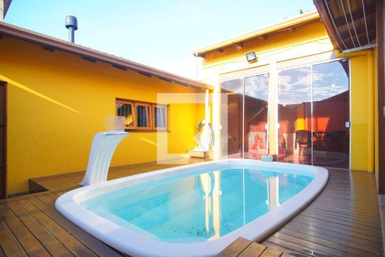 Piscina de casa à venda com 3 quartos, 149m² em Rondônia, Novo Hamburgo