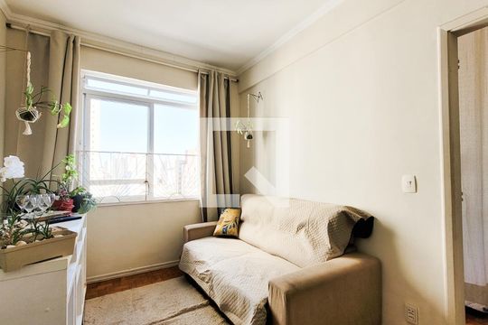 Sala de apartamento para alugar com 1 quarto, 46m² em Centro, Campinas