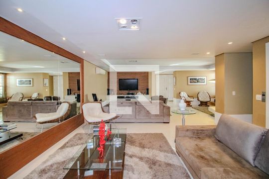 Sala de casa de condomínio à venda com 3 quartos, 559m² em Boa Vista, Porto Alegre