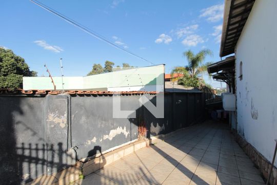 Área Externa de casa à venda com 5 quartos, 1860m² em Jardim Atlântico, Belo Horizonte