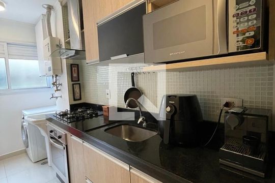 Cozinha e Área de Serviço de apartamento para alugar com 3 quartos, 72m² em Vila Piratininga, São Paulo