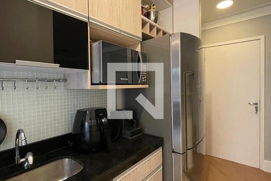Cozinha de apartamento para alugar com 3 quartos, 72m² em Vila Piratininga, São Paulo