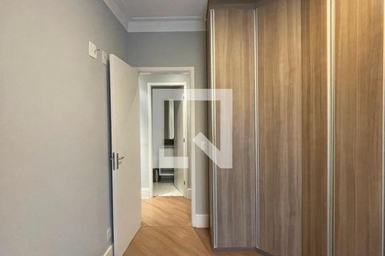 Quarto 3 de apartamento para alugar com 3 quartos, 72m² em Vila Piratininga, São Paulo