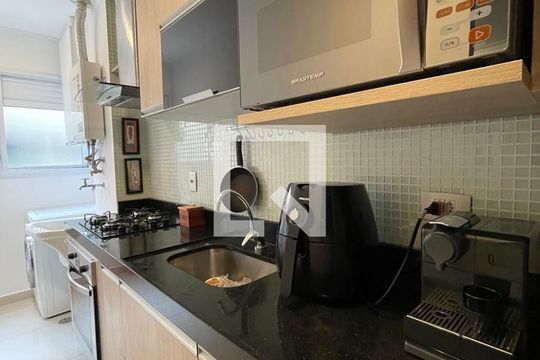 Cozinha e Área de Serviço de apartamento para alugar com 3 quartos, 72m² em Vila Piratininga, São Paulo