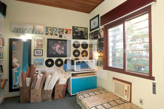 Quarto 1 de casa à venda com 4 quartos, 150m² em São João, Porto Alegre