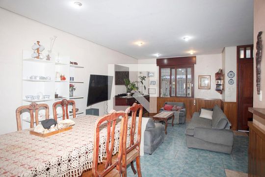 Sala de casa à venda com 4 quartos, 150m² em São João, Porto Alegre