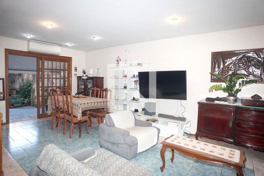 Sala de casa à venda com 4 quartos, 150m² em São João, Porto Alegre