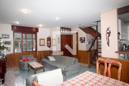 Sala de casa à venda com 4 quartos, 150m² em São João, Porto Alegre