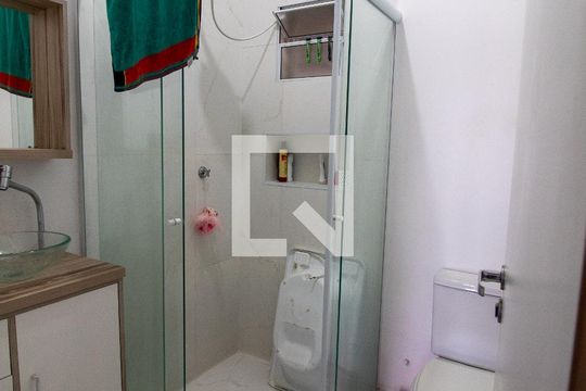 Banheiro de casa à venda com 2 quartos, 65m² em Jardim Jussara, São Paulo