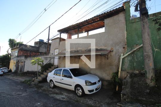 Fachada de casa à venda com 2 quartos, 180m² em Freguesia (jacarepaguá), Rio de Janeiro