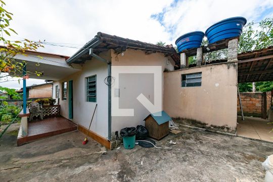 Quintal de casa à venda com 3 quartos, 360m² em Jardim Montanhês, Belo Horizonte