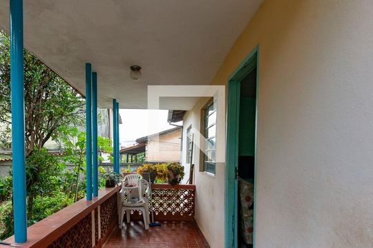 Varanda de casa à venda com 3 quartos, 360m² em Jardim Montanhês, Belo Horizonte