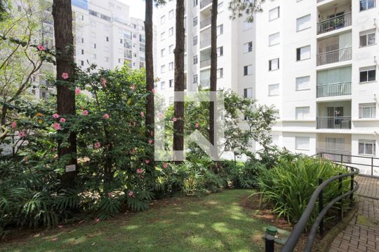 Área comum de apartamento para alugar com 3 quartos, 68m² em Vila Ivone, São Paulo