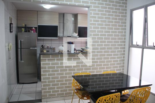 Sala de apartamento à venda com 2 quartos, 60m² em Diamante, Belo Horizonte