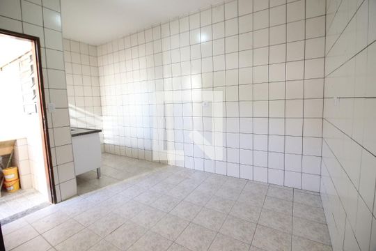 Cozinha de casa para alugar com 2 quartos, 90m² em Bela Vista, Osasco