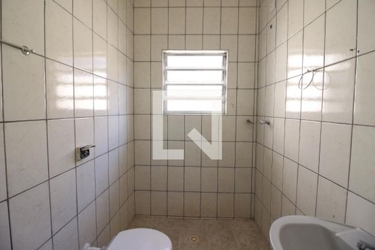 Banheiro de casa para alugar com 2 quartos, 90m² em Bela Vista, Osasco