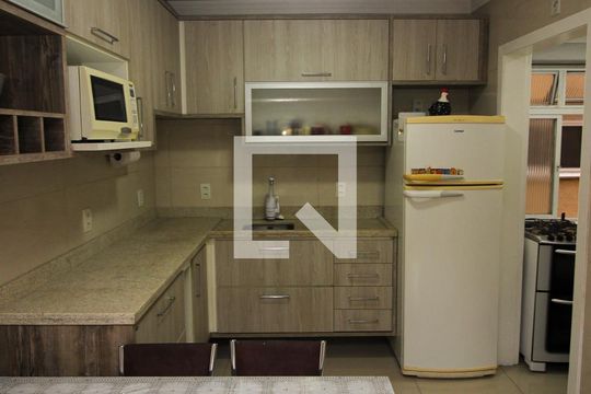 Cozinha de apartamento à venda com 3 quartos, 90m² em Menino Deus, Porto Alegre